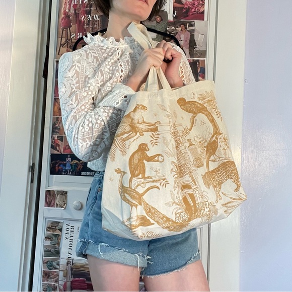 Sezane Handbags - Sézane Canvas Tote in Jungle Print